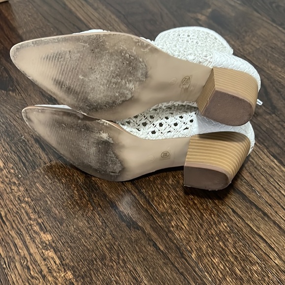 Coconuts by Matisse White Caught Up Pointed Zipper Booties 9 - Picture 4 of 6